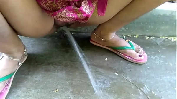 Hot Wife Outdoor Risky Public Pissing Compilation New Year ! XXX Indian Couple warm Movies