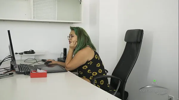 热Innocent office worker and chubby girl Manila Bey plays with her pussy温暖的电影