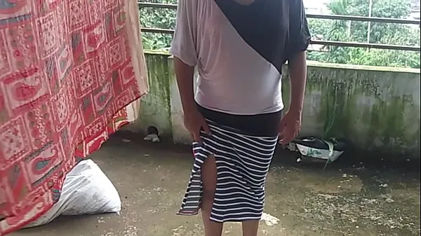 Heiße Nachbarin, die Wäsche trocknete, verführte ihre Schwägerin und fickte sie im Schlafzimmer! XXX Nepalesischer Sexwarme Filme