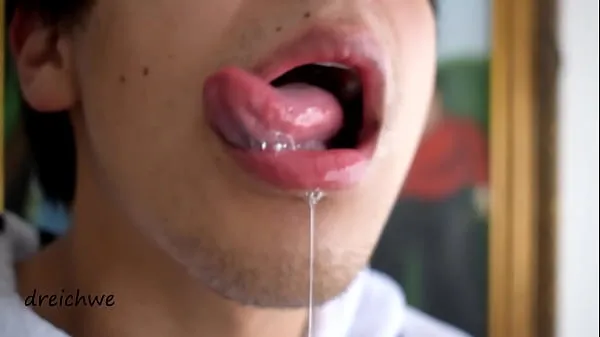 热Delicious tongue with pleasure of sucking cock温暖的电影