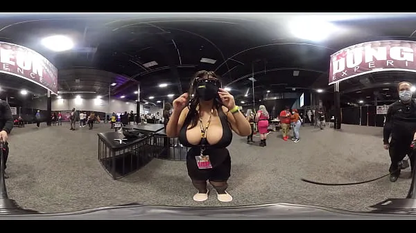 Heta Sarah Arabic body tour at EXXXotica NJ 2021 in 360 degree VR varma filmer