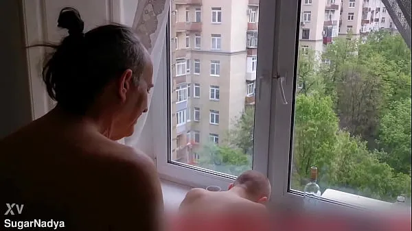 Russian short-haired bitch Hanna Montana gets fucked right outside the window Filem hangat panas