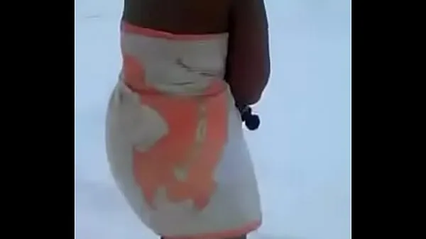 Kuumia Chick Get's Naked Just To Do The Snow Challenge. SMH lämpimiä elokuvia