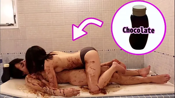 ホットな Chocolate slick sex in the bathroom on valentine's day - Japanese young couple's real orgasm 温かい映画