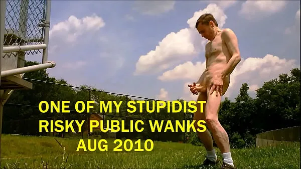 Hotte REALY RISKY PUBLIC SUBURBAN FIELD NAKED JACK OFF AUGUST 2012 varme filmer