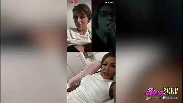 Vroči 2 girls and 1 trans masturbate on video call topli filmi