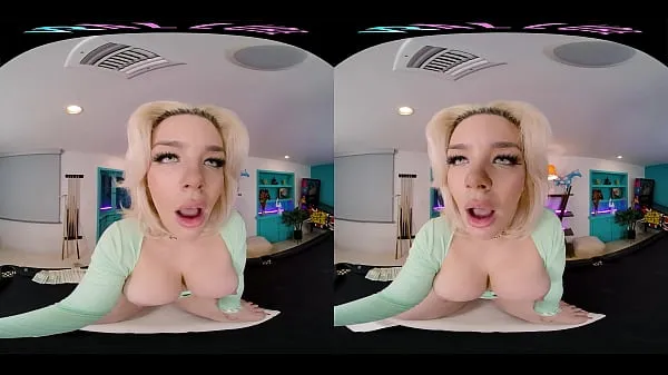 热Seductive blonde with big boobs gives you a steamy show in VR温暖的电影