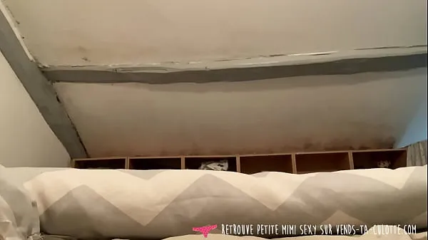 Heta Gorgeous amateur blonde getting naked and masturbating on her bed varma filmer
