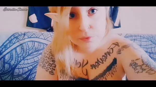 Hete Elf watches you while playing with her tits warme films