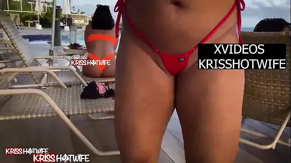 Žhavé Kriss Hotwife In Hotel Pool Shower Showing Off With Her Micro Bikini žhavé filmy