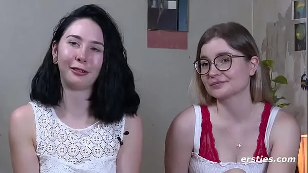 Kuumia Lesbian Babes Have Fun With a Strap On lämpimiä elokuvia