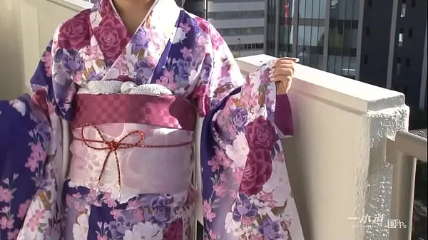 Quente Rei Kawashima Apresentando um novo trabalho de "Kimono", uma categoria especial da popular série de coleção de modelos porque é um seijin-shiki de 2013! Rei Kawashima aparece em um kimono com muito charme diferente do Filmes quentes