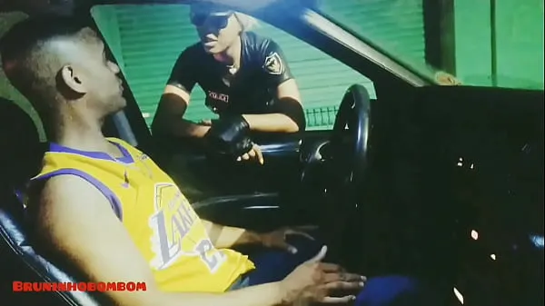 Populárne Female police officer has sex inside the car horúce filmy