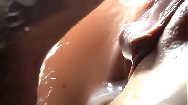Gorące SLOW MOTION Smeared her tender pussy with sperm. Extremely detailed penetrationsciepłe filmy