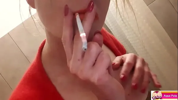 Hete Big Tits MILF make Red Lips and Smoking and Play with Tits next Oiled Boobs warme films
