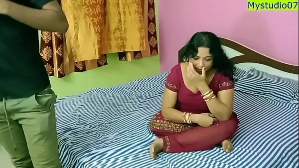 Film caldi Indian Hot xxx bhabhi fa sesso con un piccolo pene! Lei non è felicecaldi