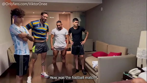 4 soccer players break ass Film hangat yang hangat