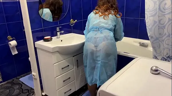 Gorące step Mom was washing the bath and unexpectedly got a cock in the ass from her stepsonciepłe filmy