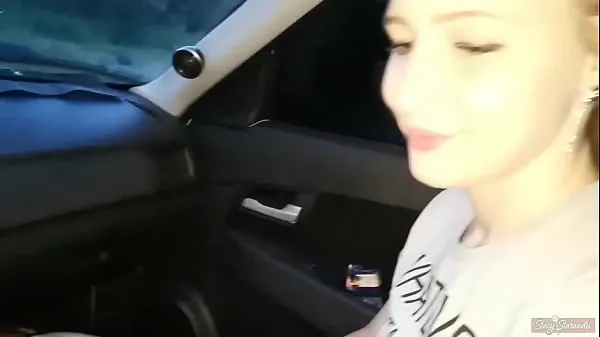 Teen Girl Sucks Boyfriend's Cock In Car! - POV Film hangat yang hangat