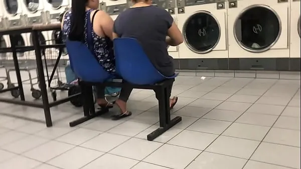 Hot 2 HIspanic Ladies In Flannel Skirts Candid SHOEplay In Laundromat Pt.1 warm Movies
