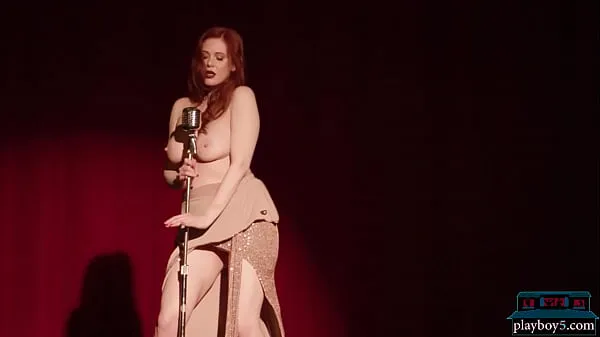 Hotte Big natural tits mature redhead MILF model Maitland Ward performs on stage varme filmer