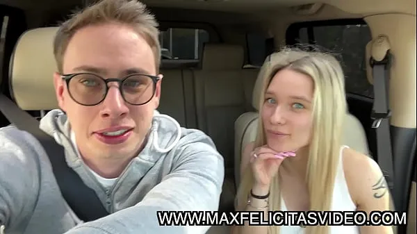 Hotte BIG TITS AND BLUE EYES AZZURRA EYES TOUCH HER PUSSY INSIDE THE HUMMER CAR OF MAX FELICITAS varme filmer