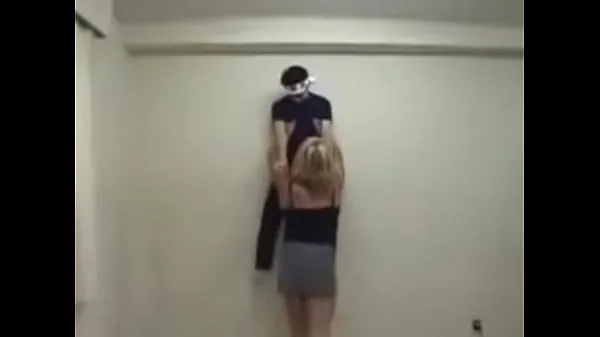 Hotte perfect tall women lift by waist against the wall varme filmer
