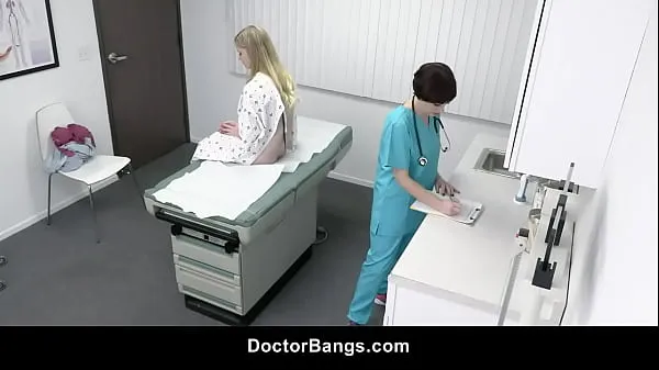 Vroči Cute Teen Getting Special Treatment from Perv Doctor and Nurse - Harlow West topli filmi