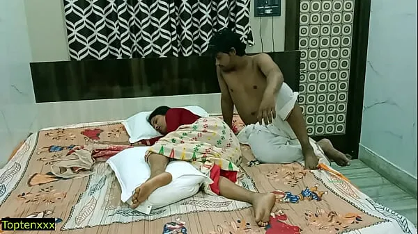 뜨거운 Indian step father fucked his wife! Plz Babu ji don't cum inside 따뜻한 영화