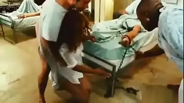 Gorące Black nurse gets fucked by the occupants of the asylumciepłe filmy