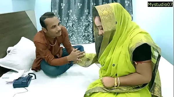 Indian hot wife need money for husband treatment! Hindi Amateur sex Film hangat yang hangat
