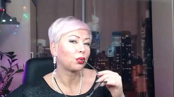 뜨거운 The famous mature Russian webcam slut AimeeParadise demonstrates excellent dirty talk and hard dildo slotting in her wet insatiable cunt 따뜻한 영화