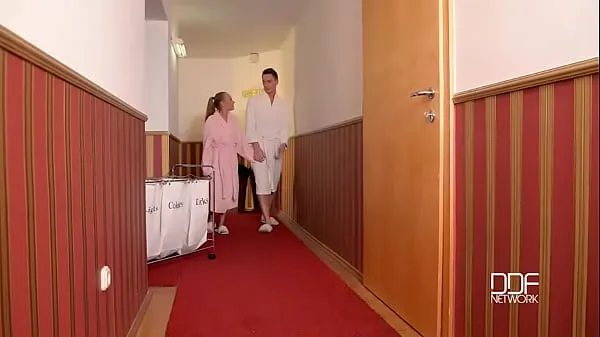 Vroči Lusty Hardcore Amenities - Ass Fucked in Hotel Sauna topli filmi