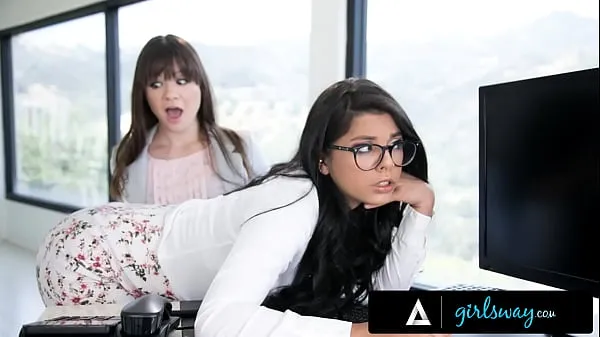 热GIRLSWAY - Angry Dominant Boss Needs Incompetent Rookie IT Gina Valentina To Satisfy Her温暖的电影