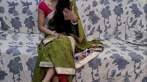 گرم Seeing her in a sari, if she doesn't sing, then she gets a tremendous fuck گرم فلمیں