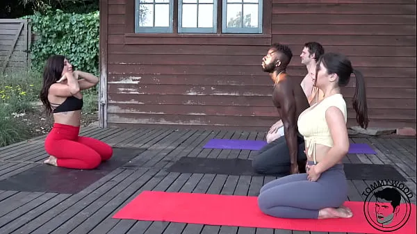 Hotte BBC Yoga Foursome Real Couple Swap varme filmer