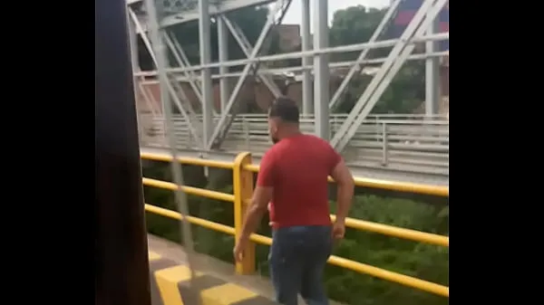 Hete I was on the bus going to the center of Cucuta and I met a friend from years ago, we exchanged glances, he approached me and asked me for a little ass, without shame, I told him let's go warme films