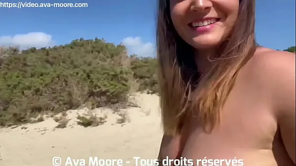 Vroči I suck a blowjob on an Ibiza beach with voyeurs around jerking off topli filmi