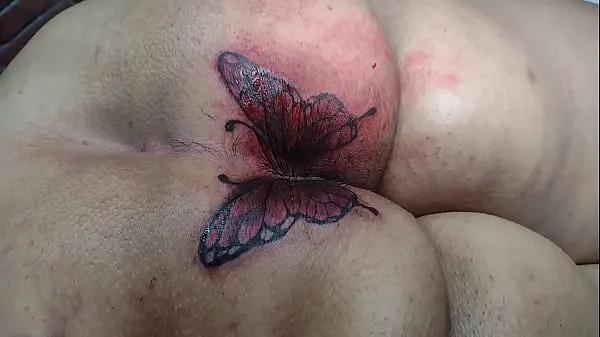 Hotte MARY BUTTERFLY redoing her ass tattoo, husband ALEXANDRE as always filmed everything to show you guys to see and jerk off varme filmer