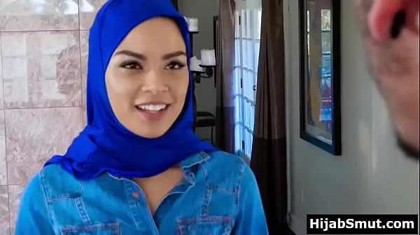 热Hot muslim girl threesome banged by movers温暖的电影