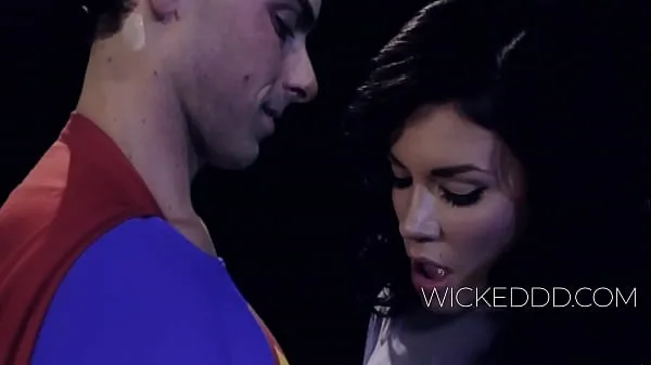 Superman And His Girlfriend Loius (Parody Film hangat yang hangat