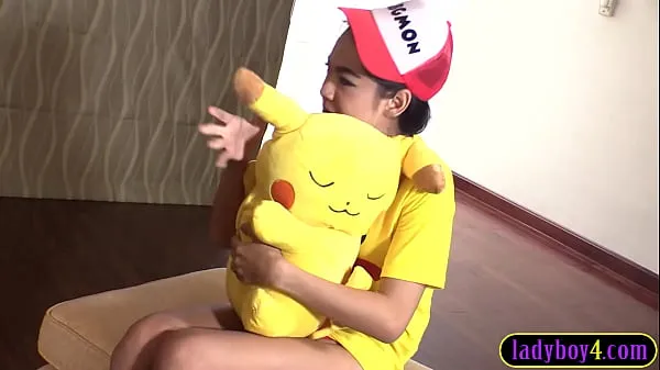 Pikachu Thai ladyboy teen cutie Yoyo POV blowjob and hard anal pounding Film hangat yang hangat