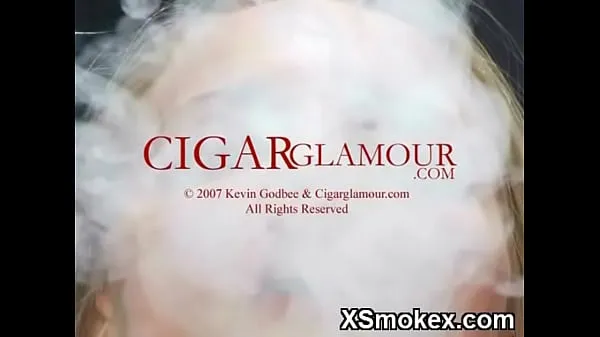 뜨거운 Aromatic Girl Smoking Wild Sex 따뜻한 영화