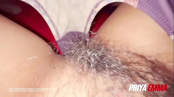 Películas calientes Tía india con tetas grandes extendiendo sus piernas para mostrar Hairy Pussy Video porno indio casero cálidas