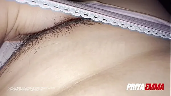 Heiße Priya Emma Big Boobs Mallu Tante Nude Selfie und Finger für Schwiegervater | Selbst gemachtes indisches Porno-XXX-Videowarme Filme