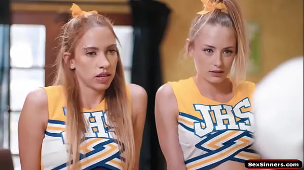 Καυτές Cheerleaders rimmed and analed by coach ζεστές ταινίες