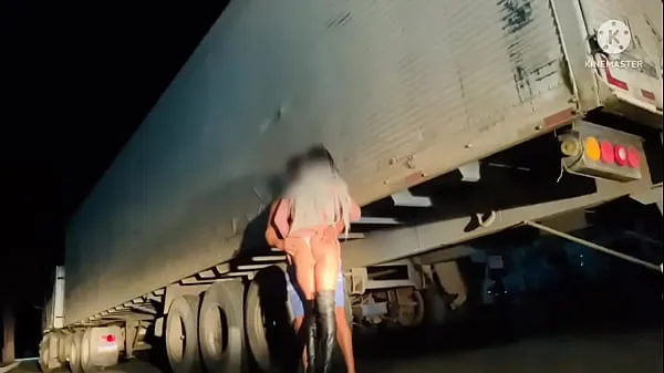 गर्म TRUCKER FUCKED THE NAUGHTY CUZINHO ON THE ROAD'S SIDE गर्म फिल्में