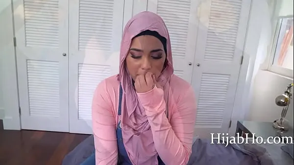 Fooling Around With A Virgin Arabic Girl In Hijab Film hangat yang hangat