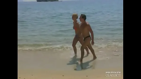Laura Palmer in "Beach Bums Film hangat yang hangat
