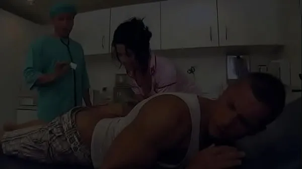 گرم Nurse Rihanna Helps a Patient Recover with a Nice Deep Blowjob گرم فلمیں